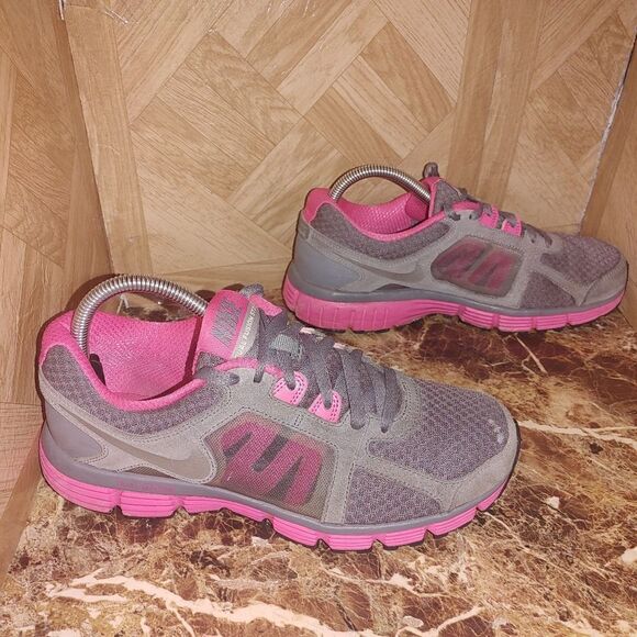 Nike women's Dual fusion St 2 running shoes gray size 8.5. A60 - Picture 2 of 11